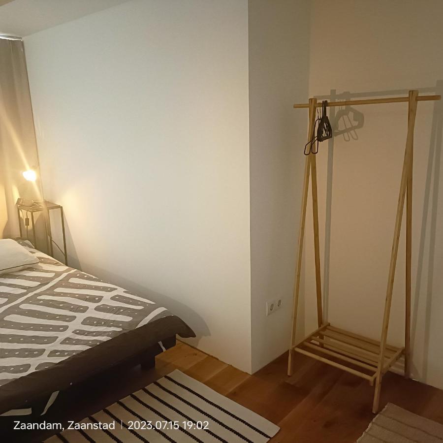 Single In A Private Zaandam